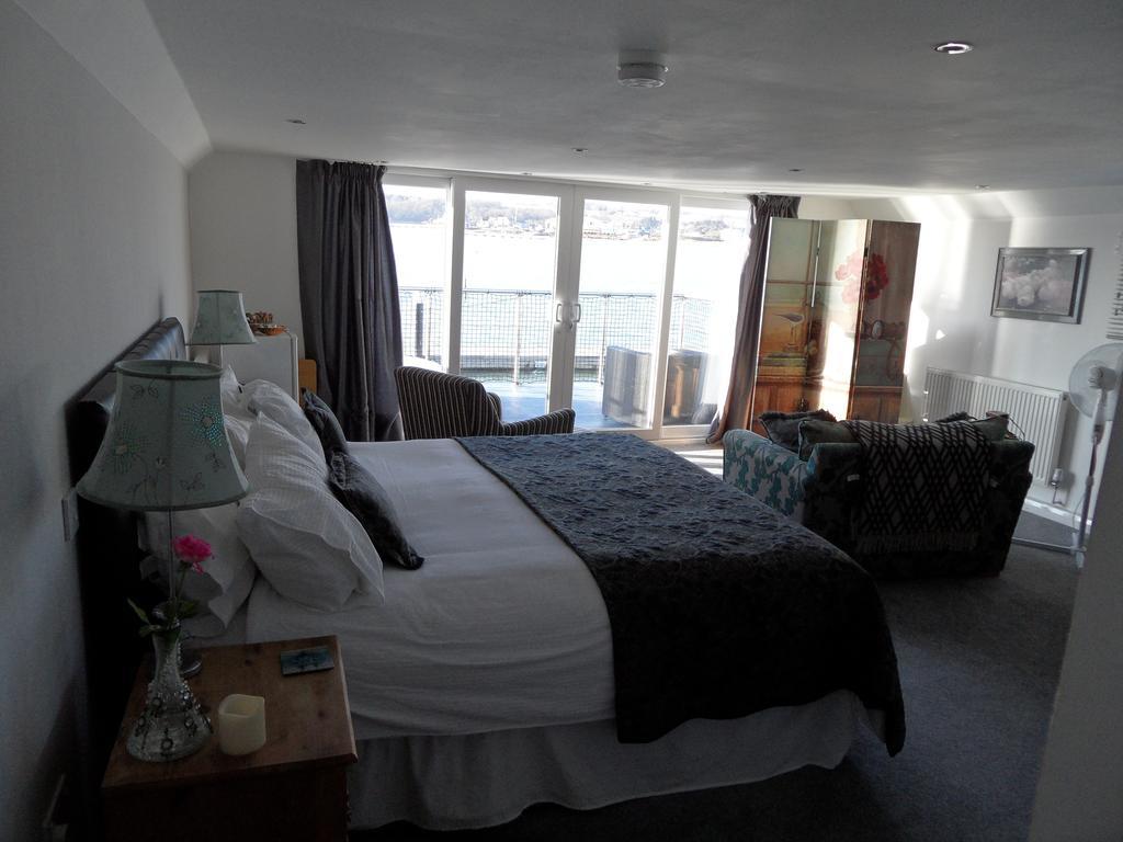 Houseboat Harbourside View Bed & Breakfast Newport  Exterior foto