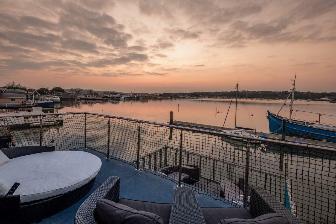 Houseboat Harbourside View Bed & Breakfast Newport  Exterior foto