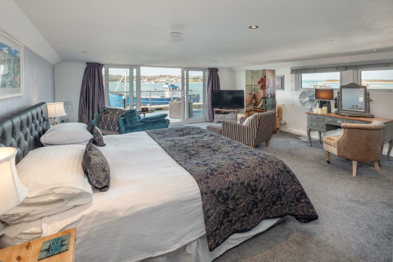 Houseboat Harbourside View Bed & Breakfast Newport  Exterior foto